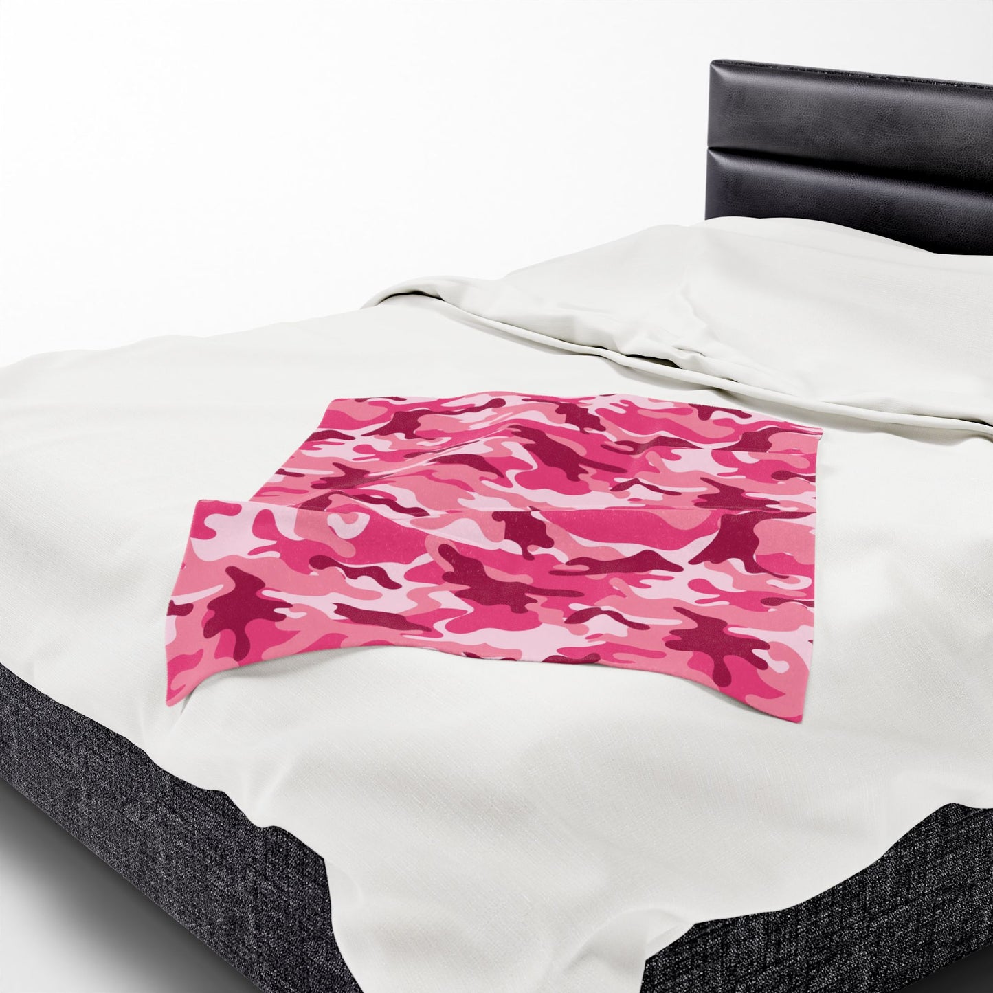 Pink Camo Plush Blanket - Cozy Throw for Girls, Kids, Bedroom Decor, Soft Blanket for Gift Giving, Snuggly Comforter