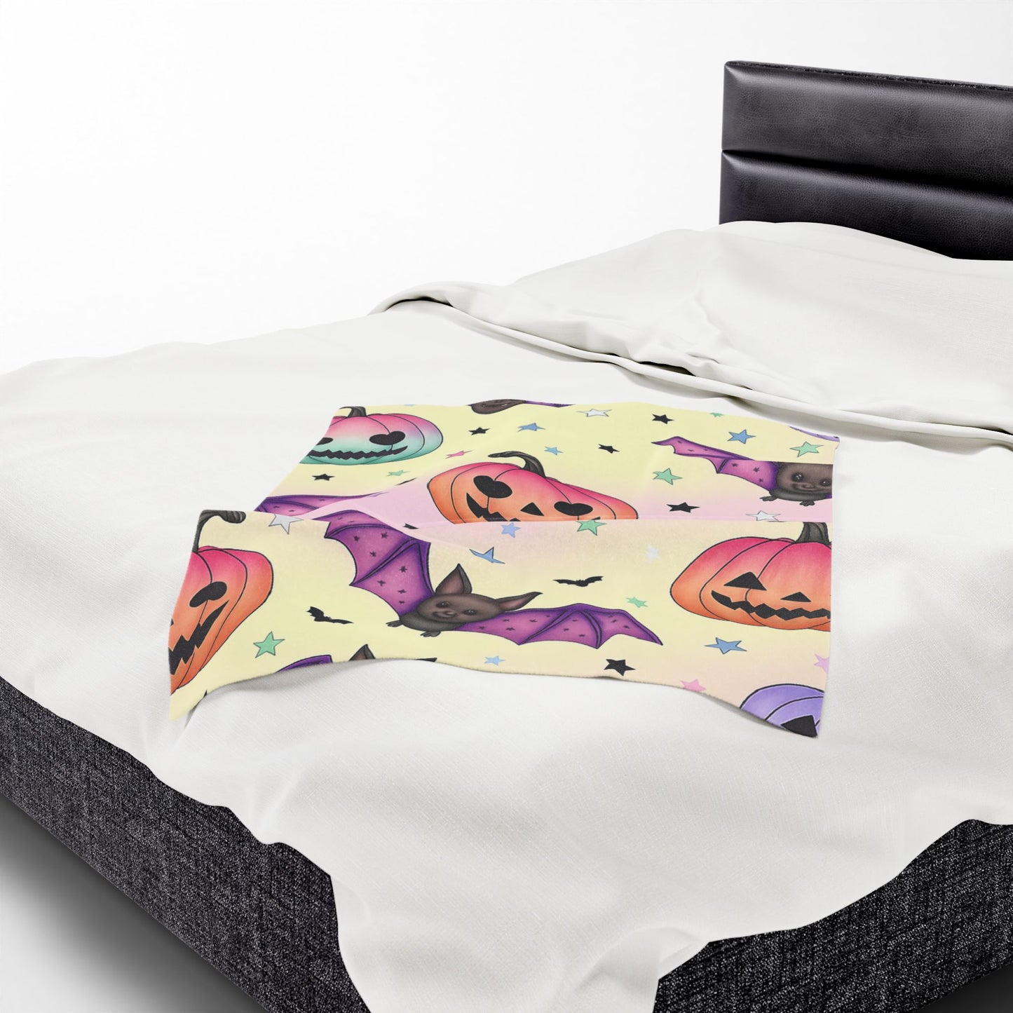 Halloween Plush Blanket, Cozy Trick or Treat Throw, Spooky Decor, Bat and Pumpkin Design, Perfect for Fall and Halloween Celebrations