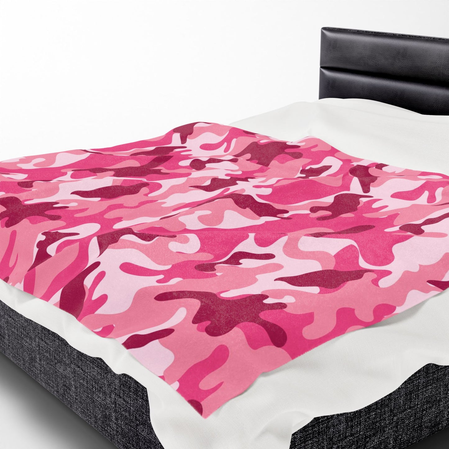 Pink Camo Plush Blanket - Cozy Throw for Girls, Kids, Bedroom Decor, Soft Blanket for Gift Giving, Snuggly Comforter