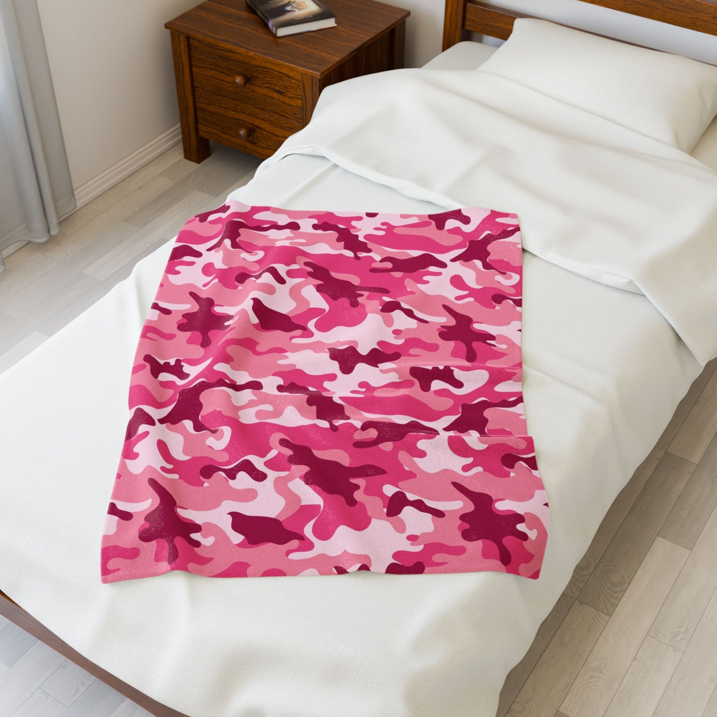 Pink Camo Plush Blanket - Cozy Throw for Girls, Kids, Bedroom Decor, Soft Blanket for Gift Giving, Snuggly Comforter
