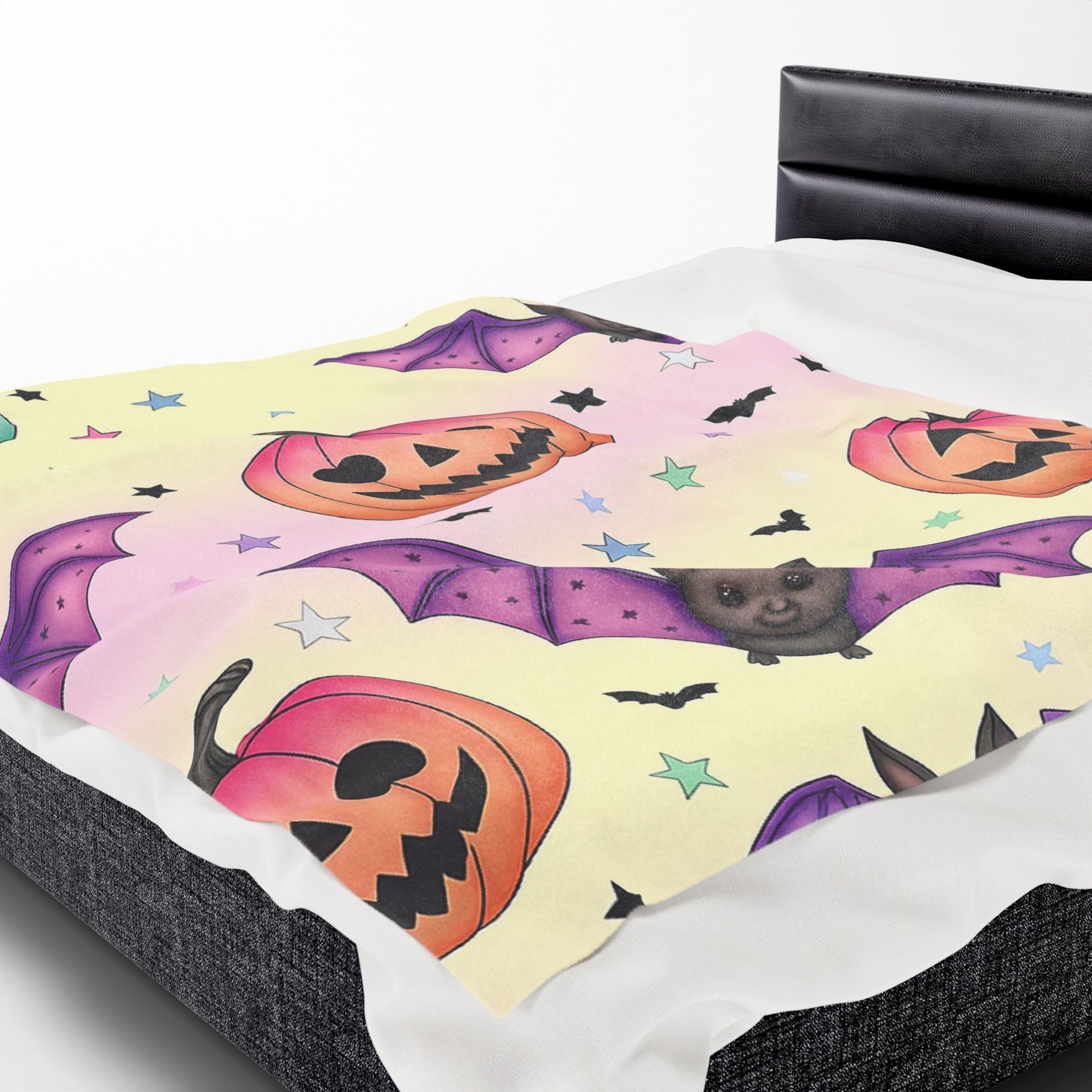 Halloween Plush Blanket, Cozy Trick or Treat Throw, Spooky Decor, Bat and Pumpkin Design, Perfect for Fall and Halloween Celebrations