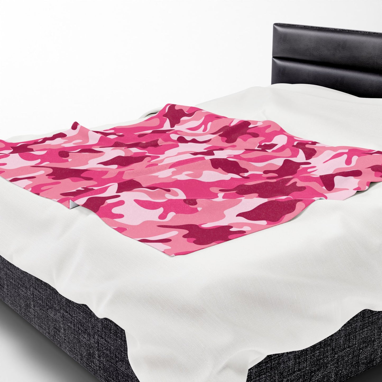 Pink Camo Plush Blanket - Cozy Throw for Girls, Kids, Bedroom Decor, Soft Blanket for Gift Giving, Snuggly Comforter