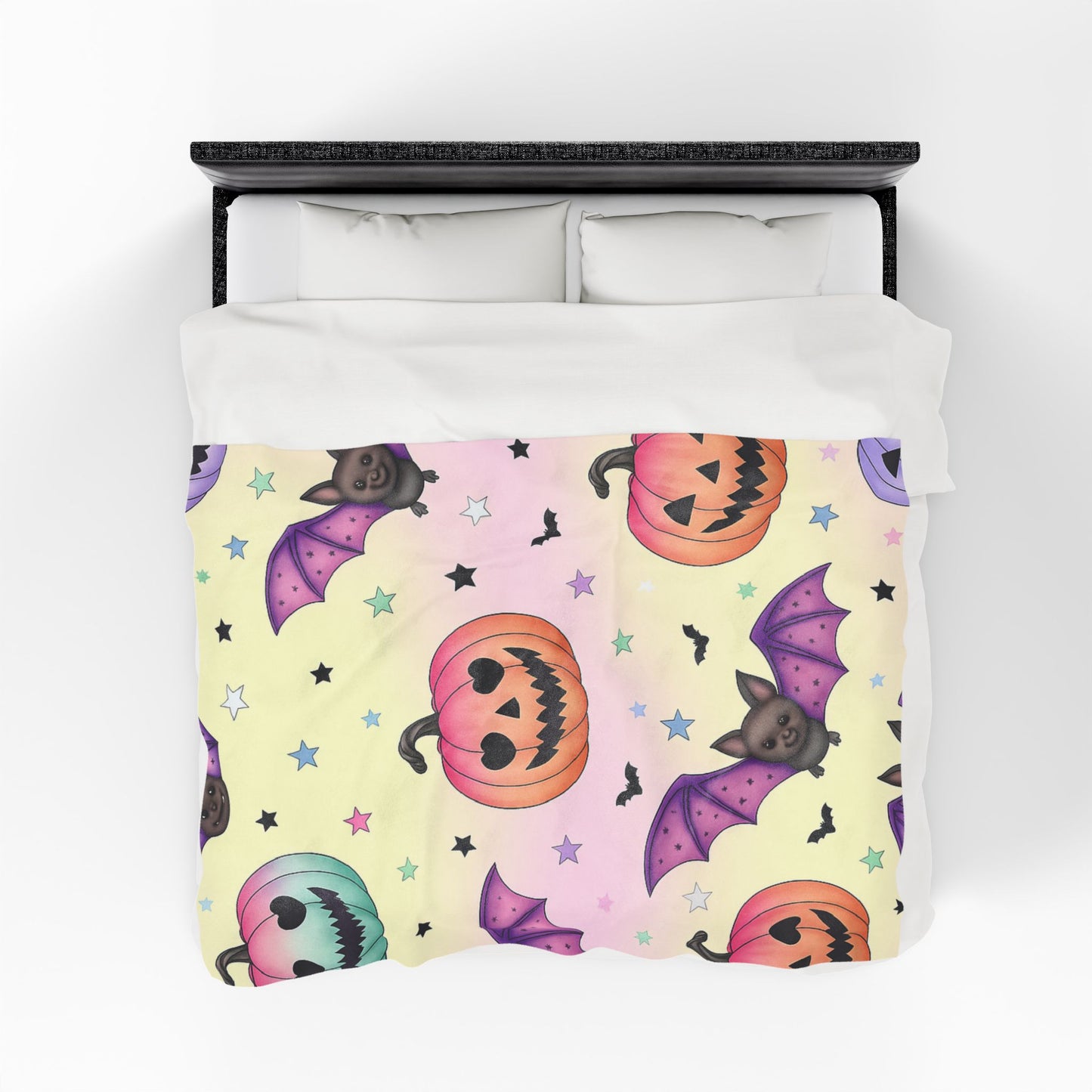 Halloween Plush Blanket, Cozy Trick or Treat Throw, Spooky Decor, Bat and Pumpkin Design, Perfect for Fall and Halloween Celebrations