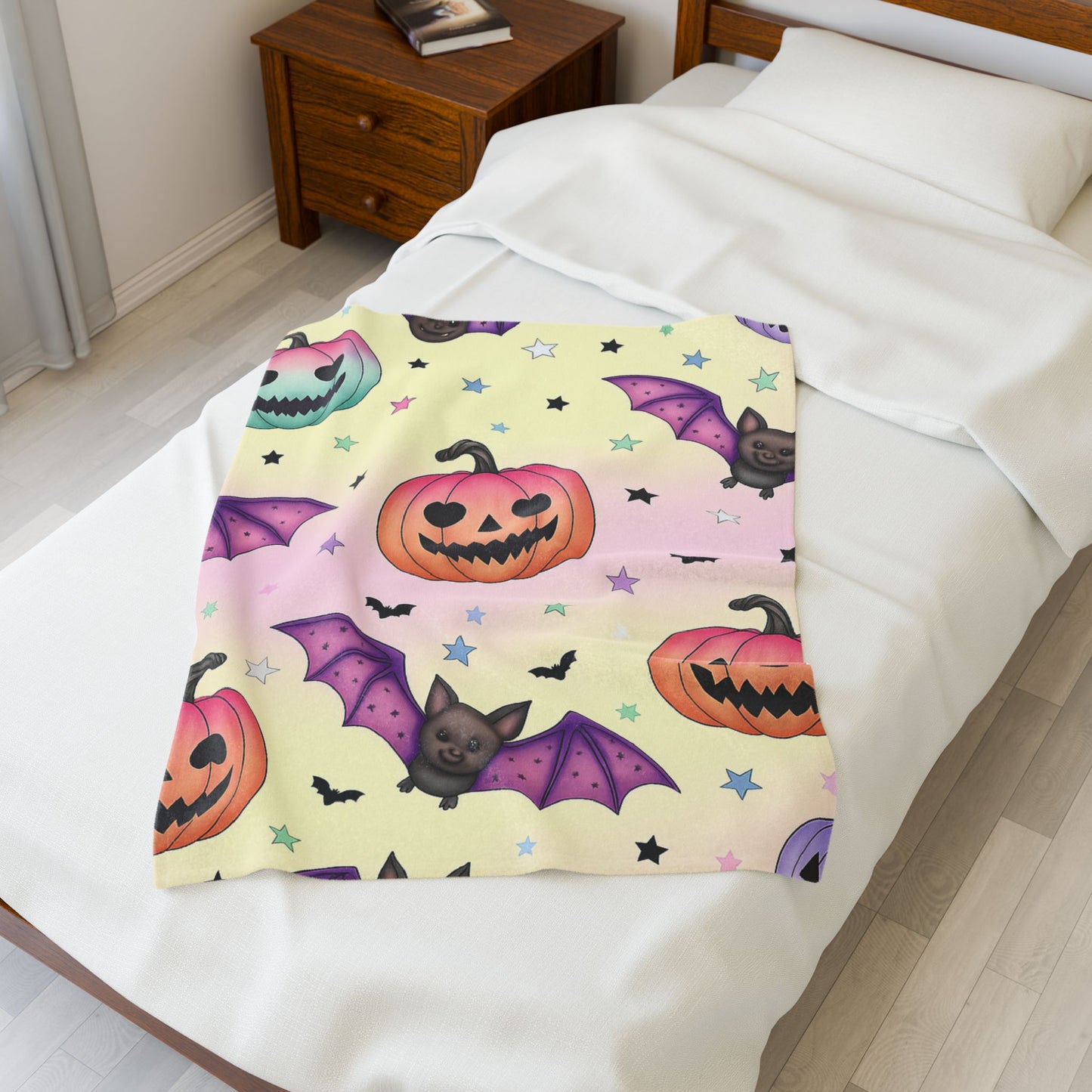 Halloween Plush Blanket, Cozy Trick or Treat Throw, Spooky Decor, Bat and Pumpkin Design, Perfect for Fall and Halloween Celebrations