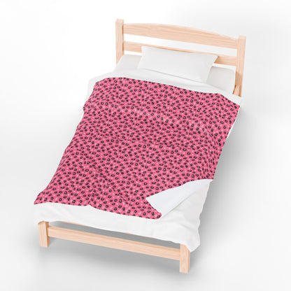 Cozy Pink Velveteen Plush Blanket for Ultimate Comfort, Soft Throw Blanket for Home Decor, Perfect Gift for Mothers Day, Snuggle [...]