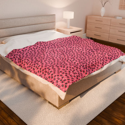 Cozy Pink Velveteen Plush Blanket for Ultimate Comfort, Soft Throw Blanket for Home Decor, Perfect Gift for Mothers Day, Snuggle [...]