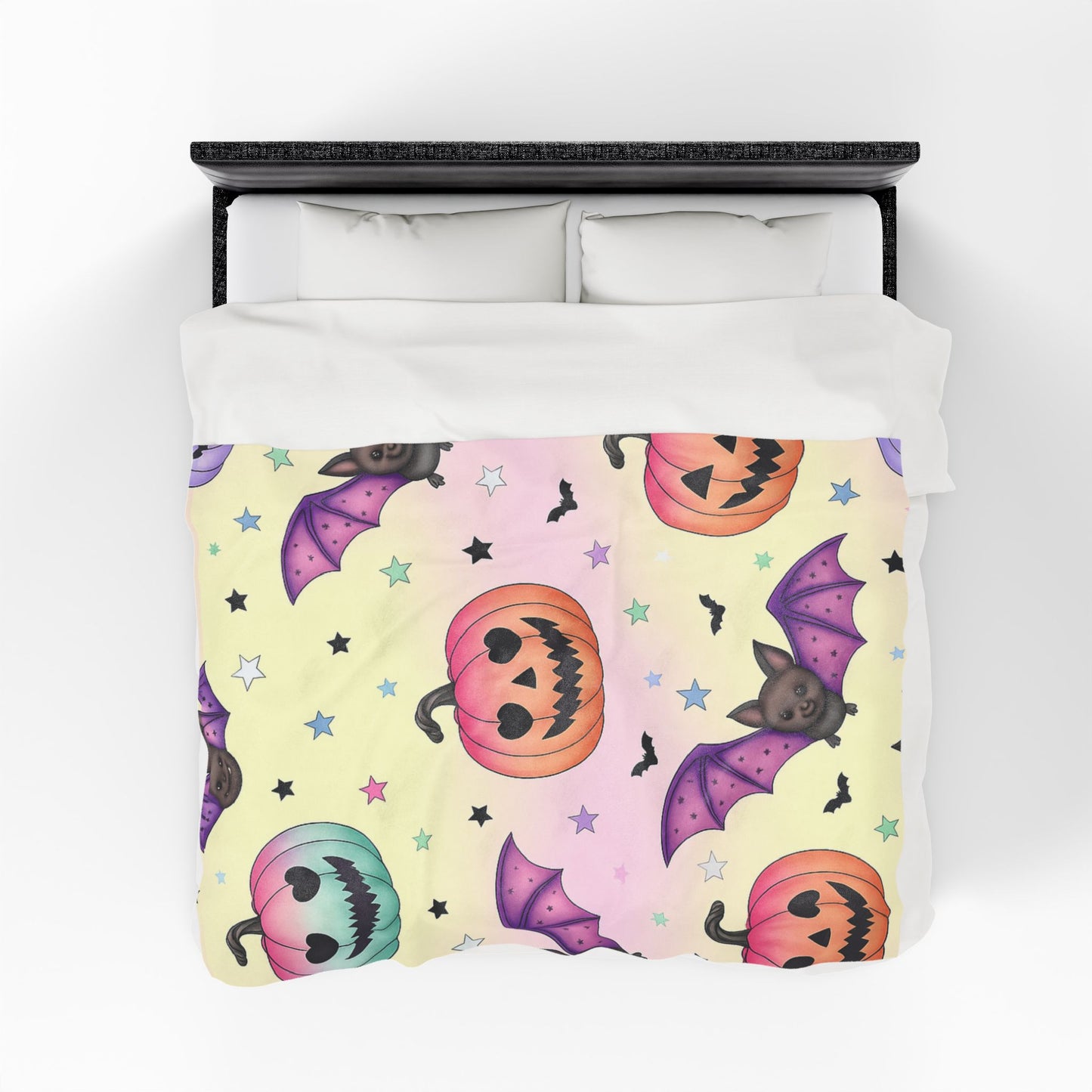 Halloween Plush Blanket, Cozy Trick or Treat Throw, Spooky Decor, Bat and Pumpkin Design, Perfect for Fall and Halloween Celebrations