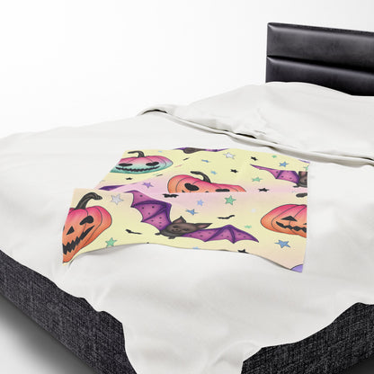 Halloween Plush Blanket, Cozy Trick or Treat Throw, Spooky Decor, Bat and Pumpkin Design, Perfect for Fall and Halloween Celebrations
