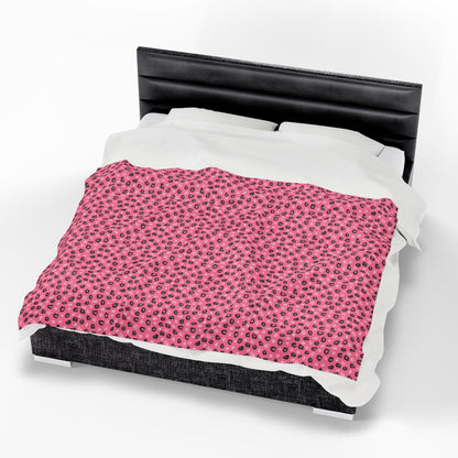 Cozy Pink Velveteen Plush Blanket for Ultimate Comfort, Soft Throw Blanket for Home Decor, Perfect Gift for Mothers Day, Snuggle [...]
