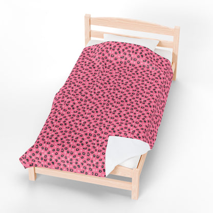 Cozy Pink Velveteen Plush Blanket for Ultimate Comfort, Soft Throw Blanket for Home Decor, Perfect Gift for Mothers Day, Snuggle [...]